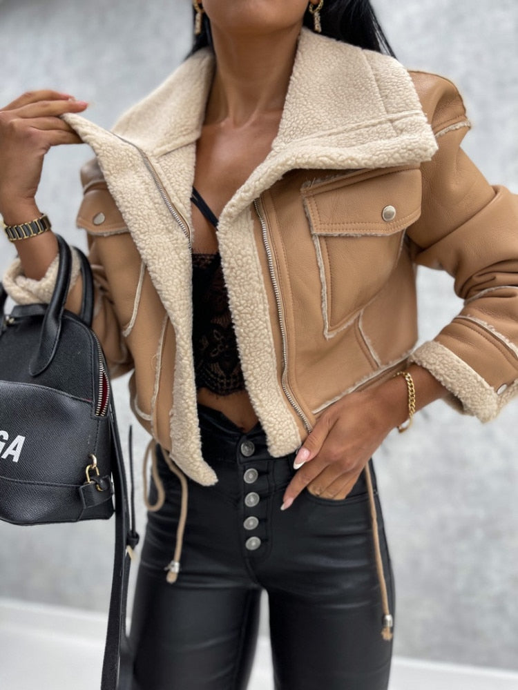 Veste Femme Élégante en Cuir 3