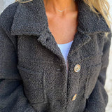 Veste Femme Élégante en Sherpa Douce 4