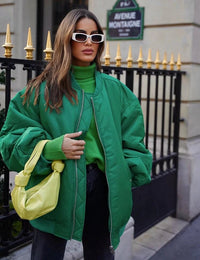 Oversize Damenjacke im urbanen Bomber-Stil