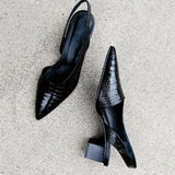 other : Josie – Escarpins élégants à talon bloc avec bride arrière et motif croco embossé in Noir van Seroa