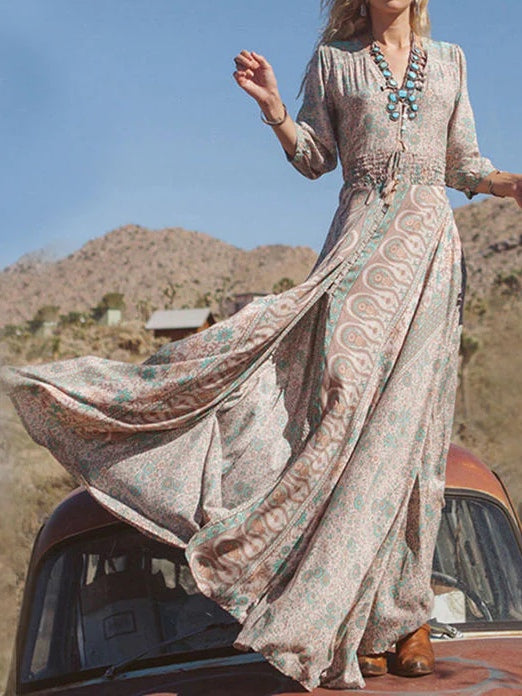 Boho długa sukienka maxi z nadrukiem w stylu western i rozcięciem