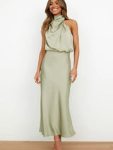 dresses : Brielle – Robe Midi Élégante en Satin à Col Montant in Vert clair van Seroa