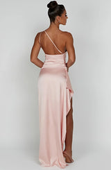 dresses : Valeria – Robe de soirée élégante en satin, asymétrique avec fente haute in van Seroa