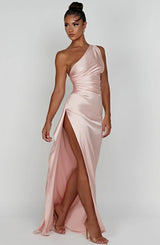 dresses : Valeria – Robe de soirée élégante en satin, asymétrique avec fente haute in van Seroa