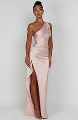 dresses : Valeria – Robe de soirée élégante en satin, asymétrique avec fente haute in van Seroa