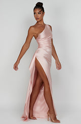 dresses : Isolde – Robe de Soirée Élégante en Satin, Asymétrique avec Fente Haute in van Seroa