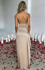 dresses : Valeria – Robe de soirée élégante en satin, asymétrique avec fente haute in van Seroa