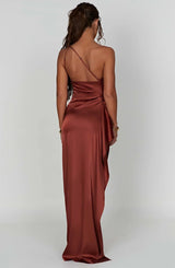 dresses : Valeria – Robe de soirée élégante en satin, asymétrique avec fente haute in van Seroa