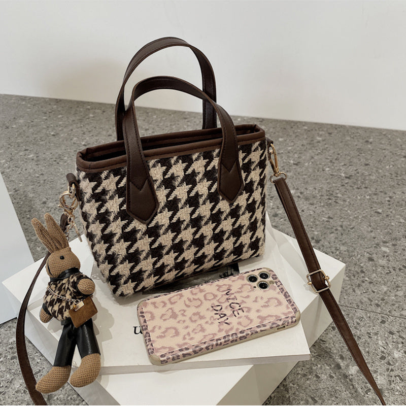 bags : Iris | Sac Bandoulière Femme en Laine Élégant et Pratique in van Seroa