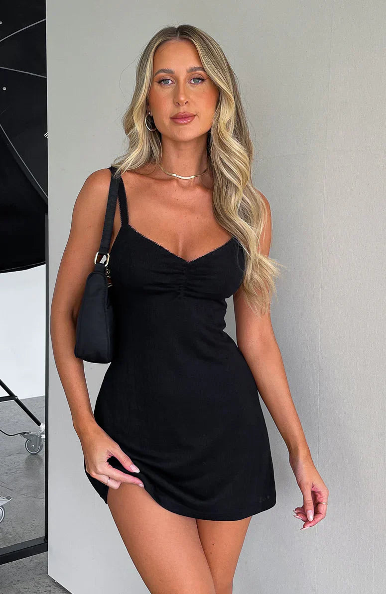 dresses : Ellie – Robe mini moulante minimaliste et épurée en tissu stretch in van Seroa