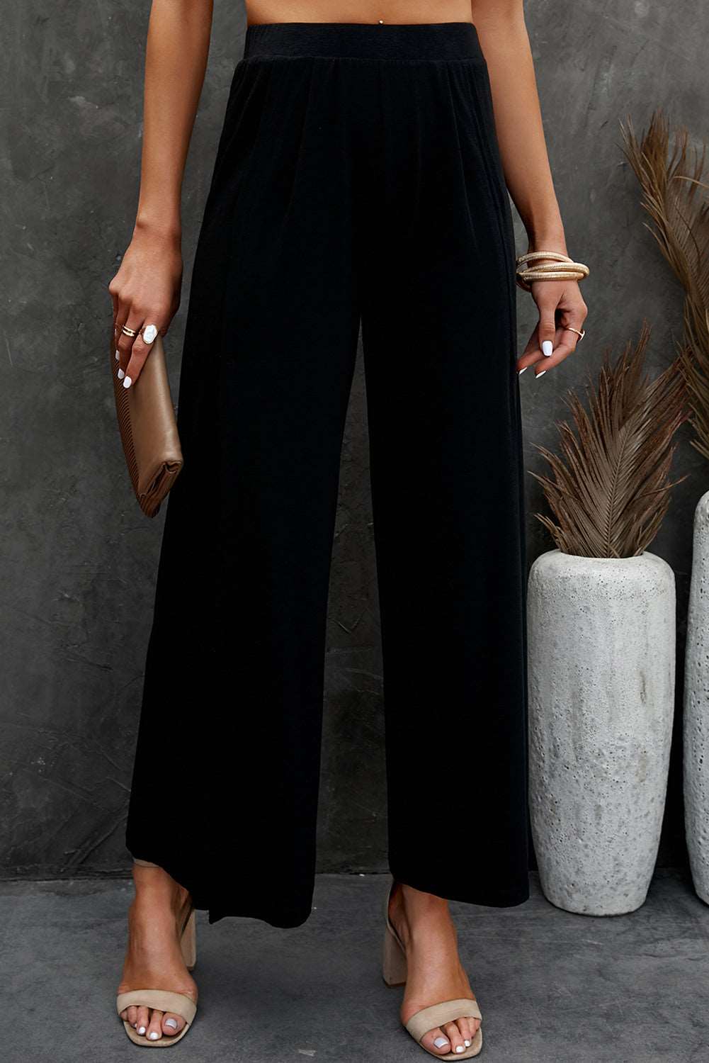 skirts : Audrey | Pantalon Large Femme Noir avec Fente Élégante in van Seroa