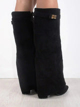 Bottes Femme Daim Noir Boucles Métalliques - Élégance & Confort