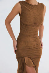 dresses : Willow – Robe de cocktail noire élégante avec volants et coupe asymétrique in van Seroa