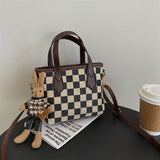 bags : Iris | Sac Bandoulière Femme en Laine Élégant et Pratique in Café + Pendentif van Seroa