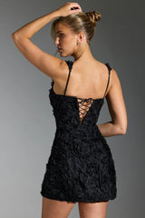 dresses : Elena – Robe courte moulante avec appliqué rose 3D sculpté in van Seroa