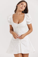 dresses : Lena – Robe courte chic à manches bouffantes et boutons devant in van Seroa