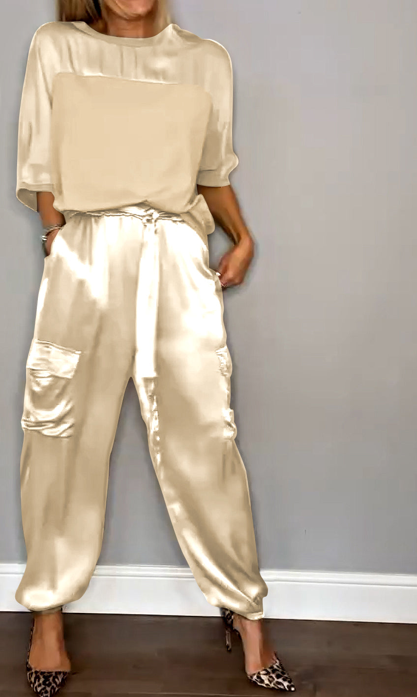 other : Esther | Ensemble Tailleur Femme en Satin in Abricot van Seroa
