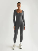 dresses : Amira – Combinaison élégante à manches longues avec encolure carrée et coupe sculptante in Gris van Seroa