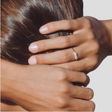 Evelyn - Bague Élégante avec Perles Discrètes