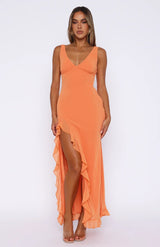 dresses : Sienna – Robe longue de soirée élégante avec volants et fente haute in Orange van Seroa