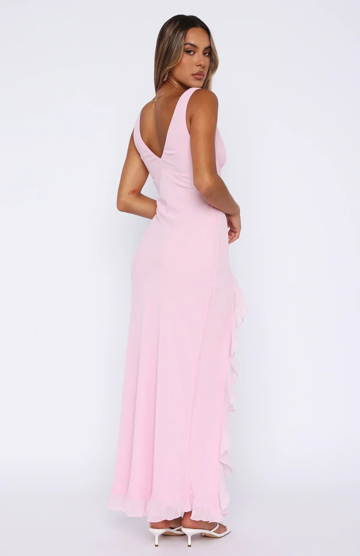 dresses : Sienna – Robe longue de soirée élégante avec volants et fente haute in van Seroa