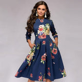dresses : Lisa - Robe Vintage à Imprimé Fleuri Combiné in Bleu marine van Seroa