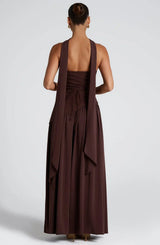 Robe longue fendue femme avec corset, élégante et moderne, pour