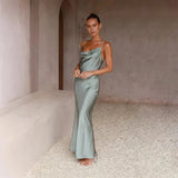 Robe longue femme satinée col bénitier sans manches