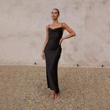 Robe longue femme satinée col bénitier sans manches