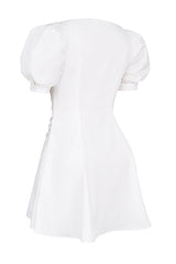 dresses : Lena – Robe courte chic à manches bouffantes et boutons devant in van Seroa