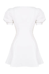 dresses : Lena – Robe courte chic à manches bouffantes et boutons devant in van Seroa