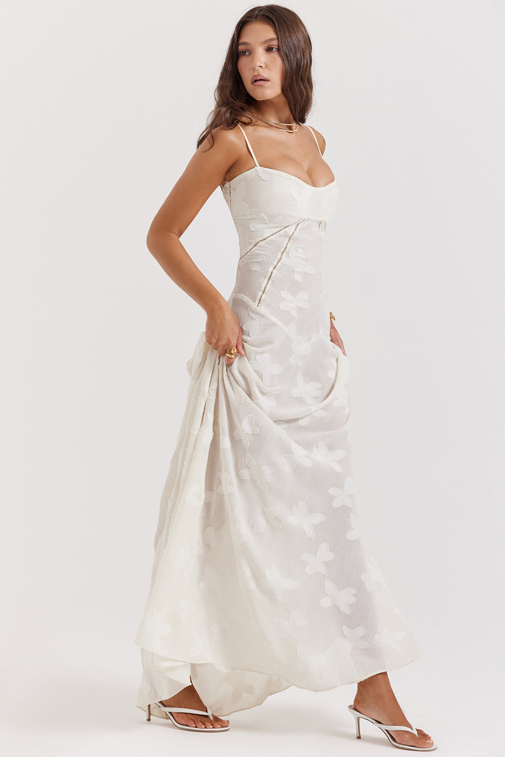 dresses : Genesis – Robe longue romantique à fines bretelles, florale et transparente in van Seroa