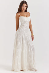 dresses : Genesis – Robe longue romantique à fines bretelles, florale et transparente in van Seroa