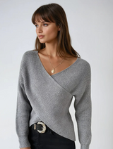 top blouses : Bella – Pull cache-cœur chic en maille avec design asymétrique in 2XL van Seroa