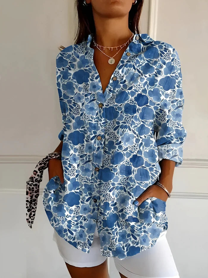 top blouses : Amara – Blouse en coton à boutons, inspirée par l’océan et pleine de vitalité in Bleu foncé van Seroa