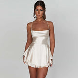 dresses : Lucy – Robe mini de soirée en satin avec ourlet à volants et fines bretelles in van Seroa