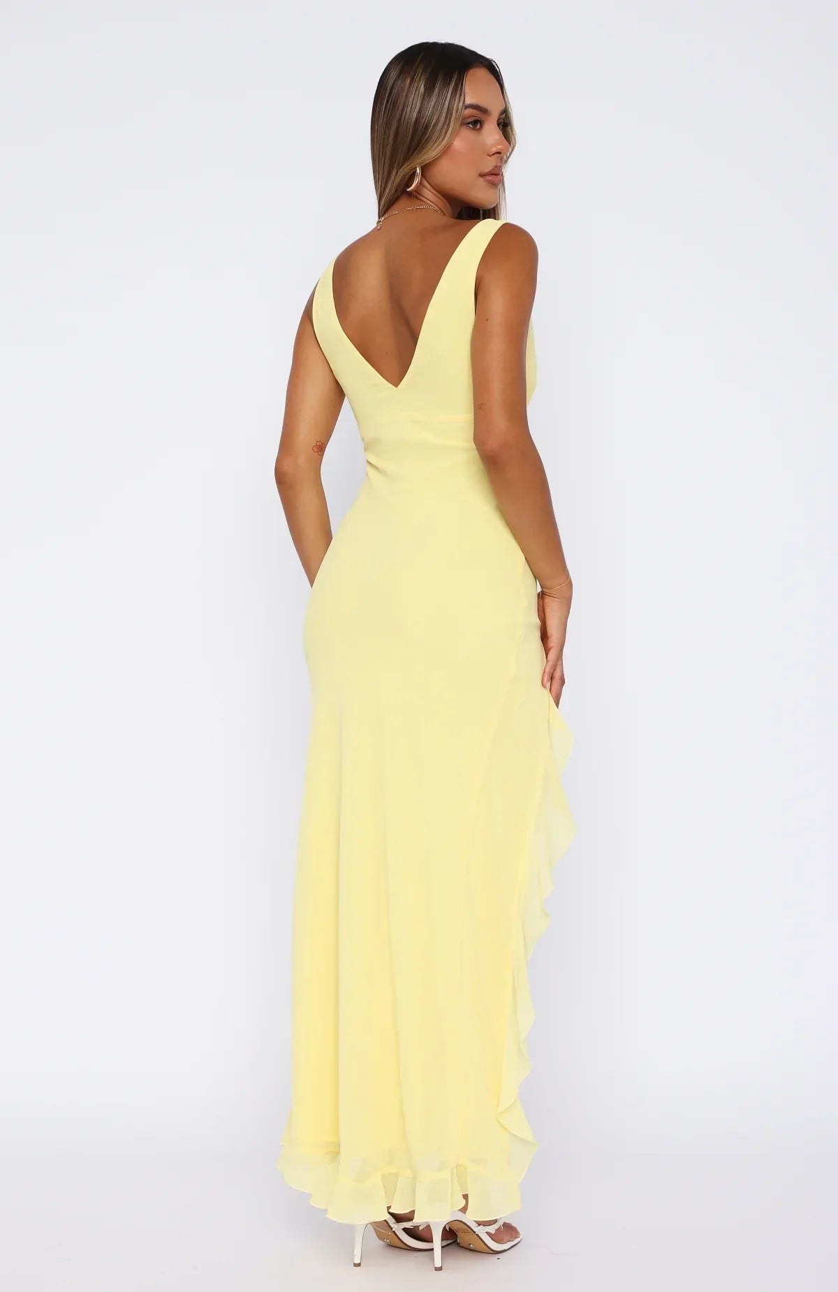 dresses : Sienna – Robe longue de soirée élégante avec volants et fente haute in van Seroa