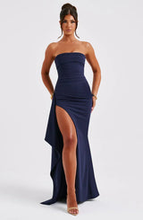 dresses : Elena – Robe de soirée élégante sans bretelles, moulante avec fente haute in Bleu marine van Seroa